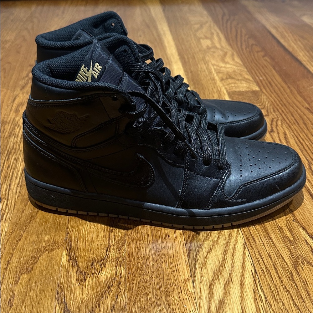 Nike Air Jordan 1 Retro High OG "Black Gum" - Picture 3 of 6